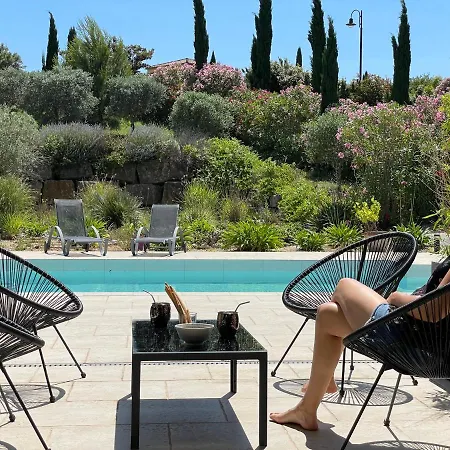 Artos - Piscine - 300 M2 *