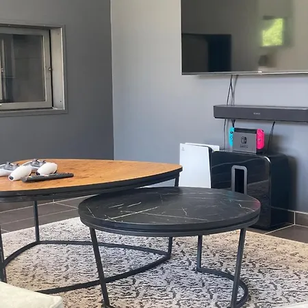 Artos - Piscine - 300 M2 *