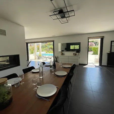 Artos - Piscine - 300 M2 * 카르카손