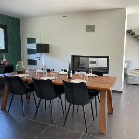 Artos - Piscine - 300 M2 *