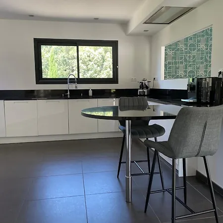 Artos - Piscine - 300 M2 빌라